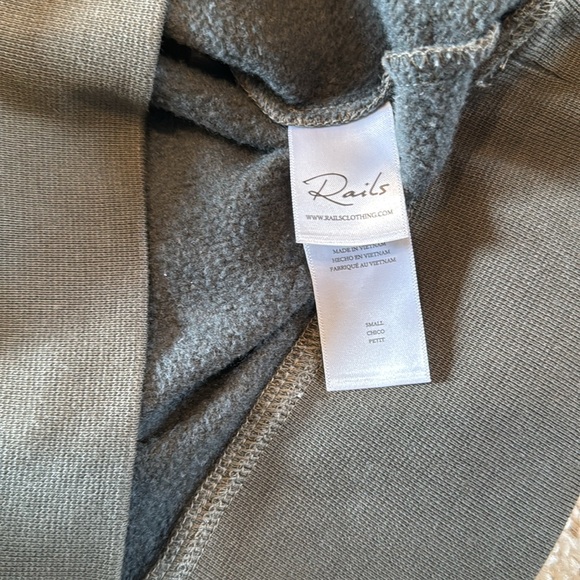 Rails cut shoulder dark green sweatshirt - Picture 5 of 6